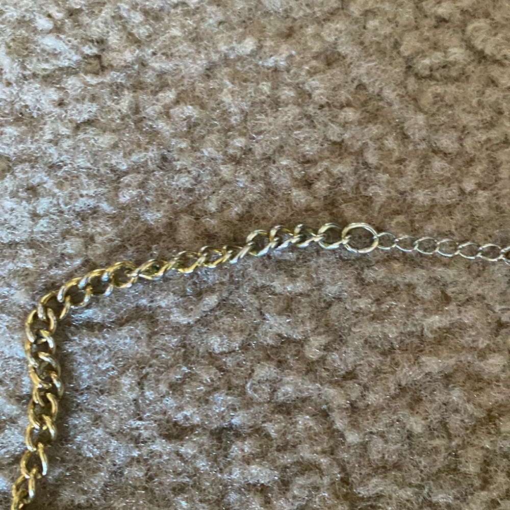 Fun necklace - Picture 3 of 3